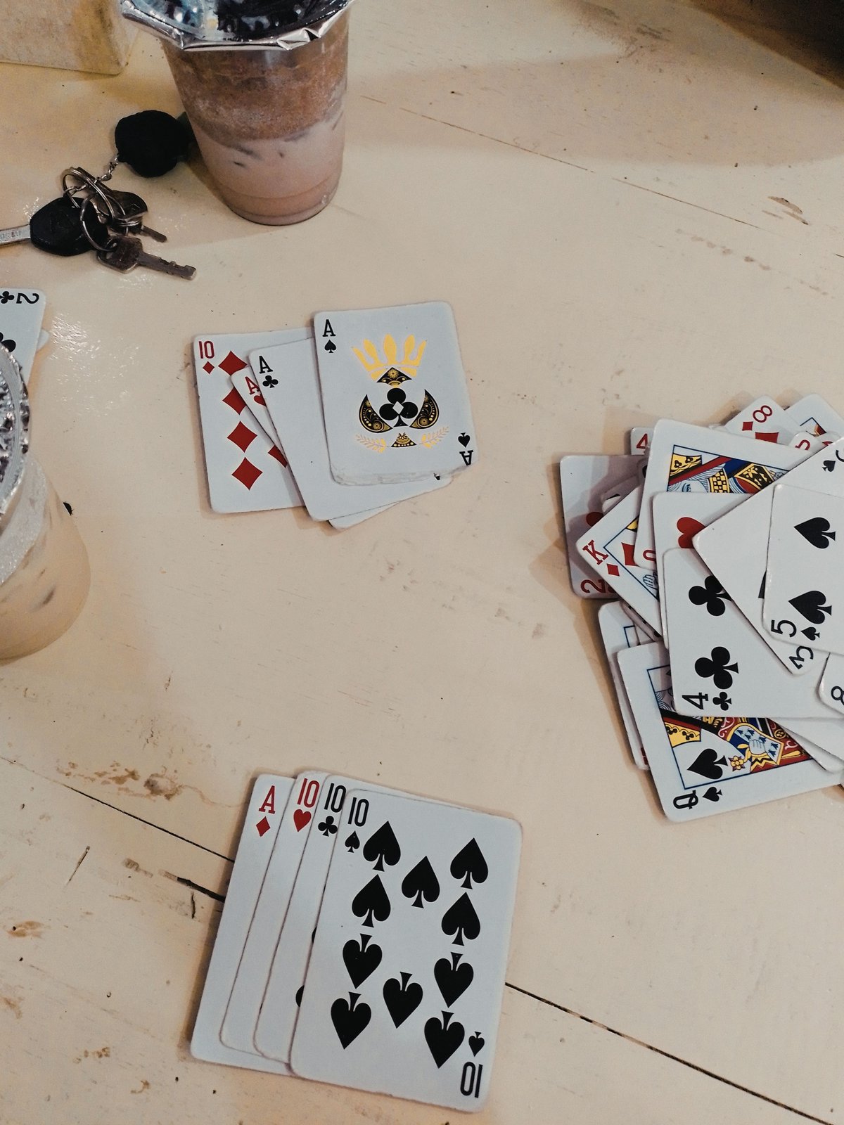 Jeu de cartes compact, facile à emporter en voyage