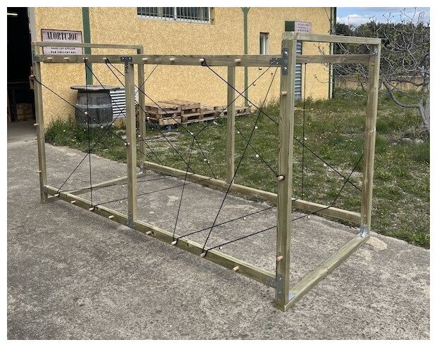 Cage À Élastiques