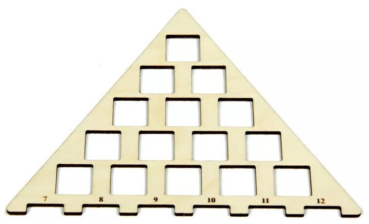 Favor Of The Pharaoh - Pyramide En Bois