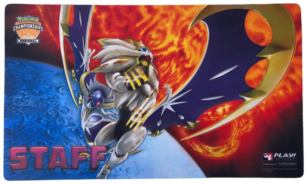 Pokémon JCC - Tapis de jeu - Régional 2019 - Éclipse Cosmique - Staff